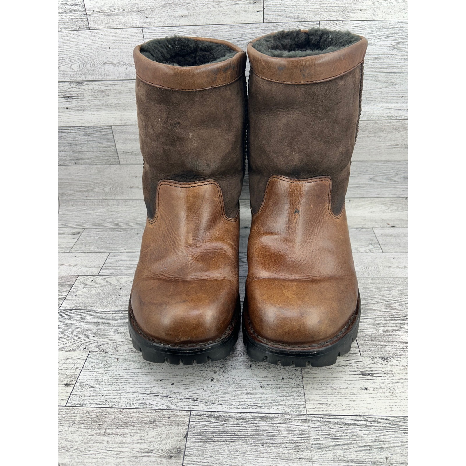 Ugg Australia Mens Beacon Brown Leather Sheepskin Winter Boots 5485 Size 8